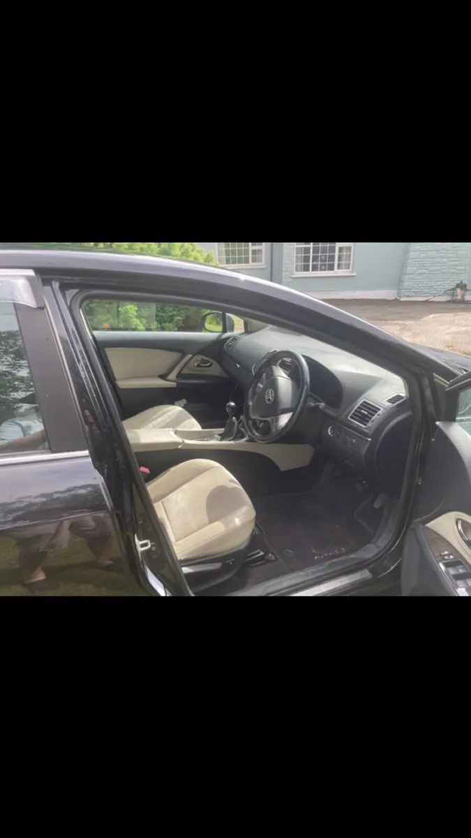 Toyota Avensis 2014 - Image 1