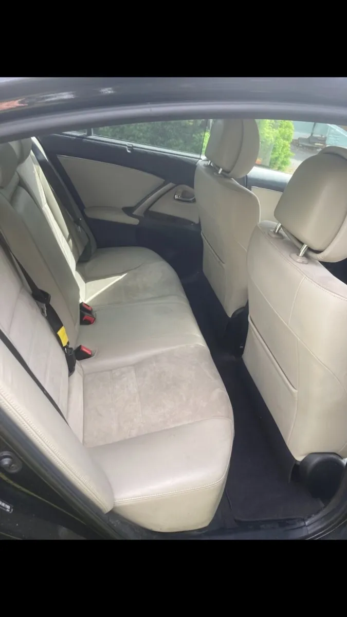 Toyota Avensis 2014 - Image 2