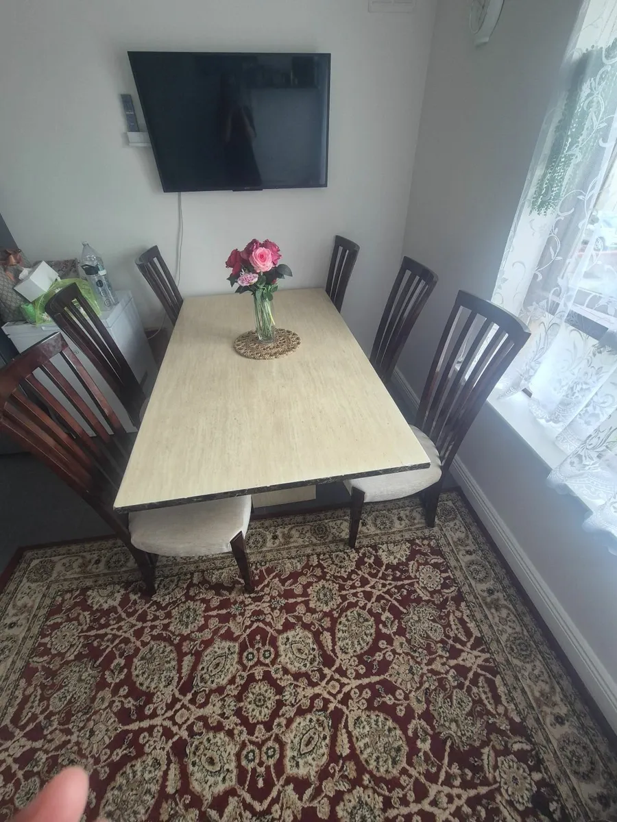 Dining table - Image 1