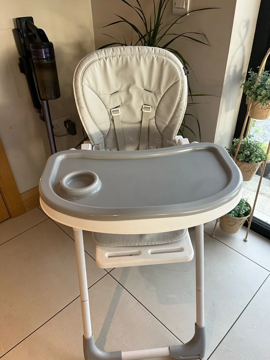 Baby high chair - Image 2