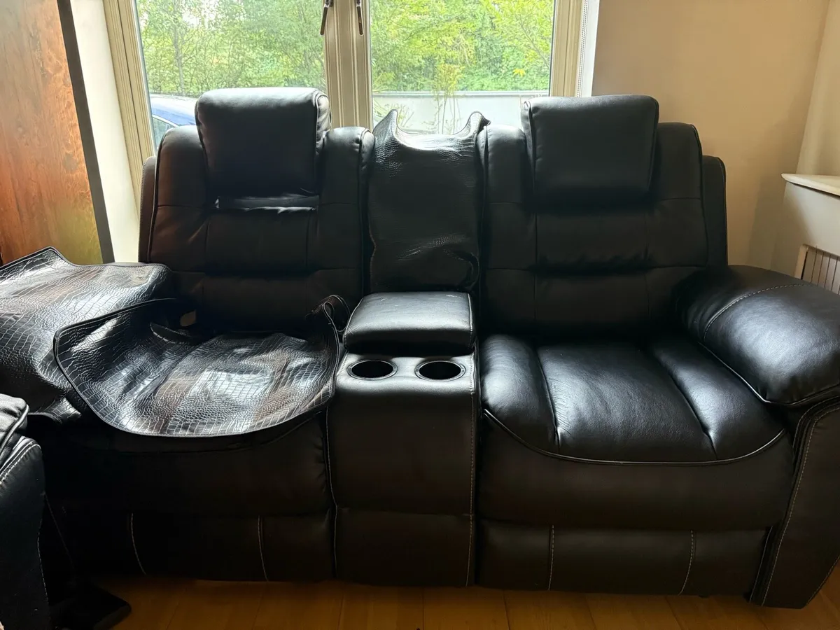 Recliner sofa 3 seater +2 seater - electric- - Image 2
