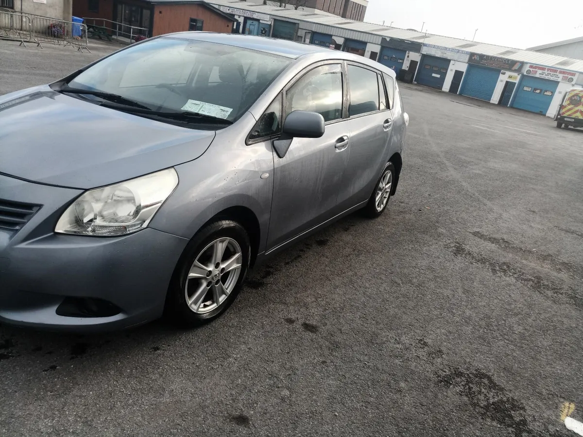 Toyota verso 2.0dsl 7seater - Image 2