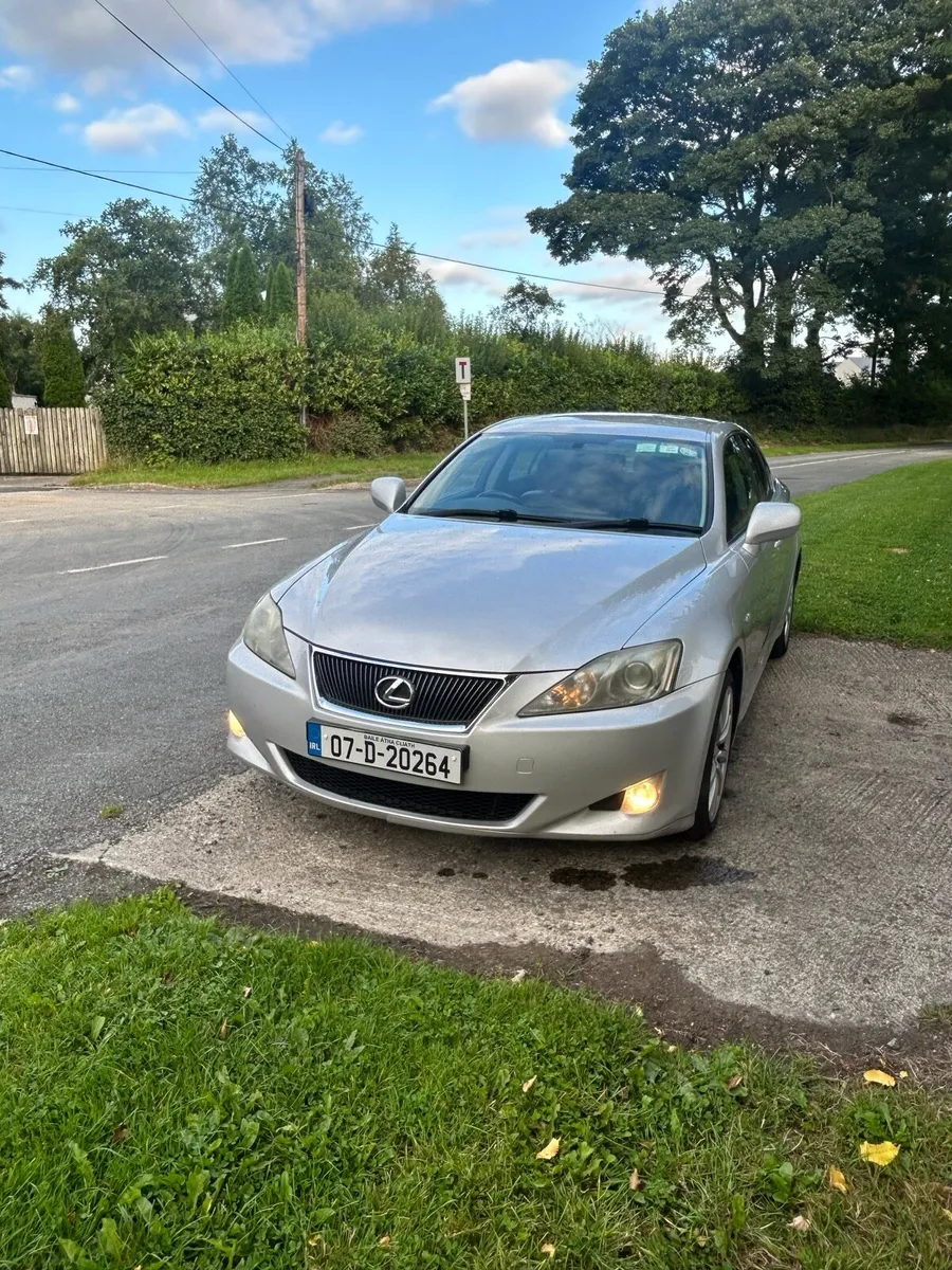 Lexus is250 - Image 1