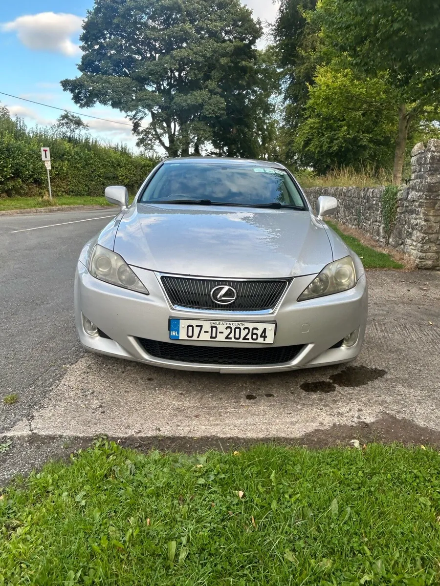 Lexus is250 - Image 2