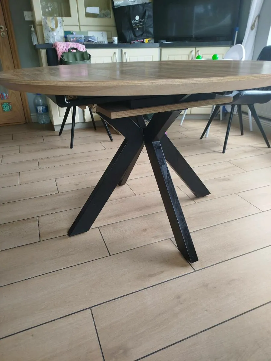 Round/Oval dining table - Image 3