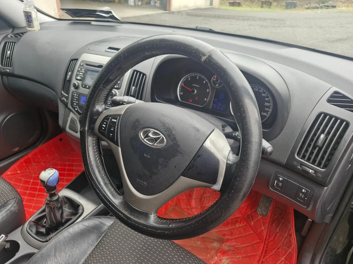Hyundai i30 2008 - Image 2