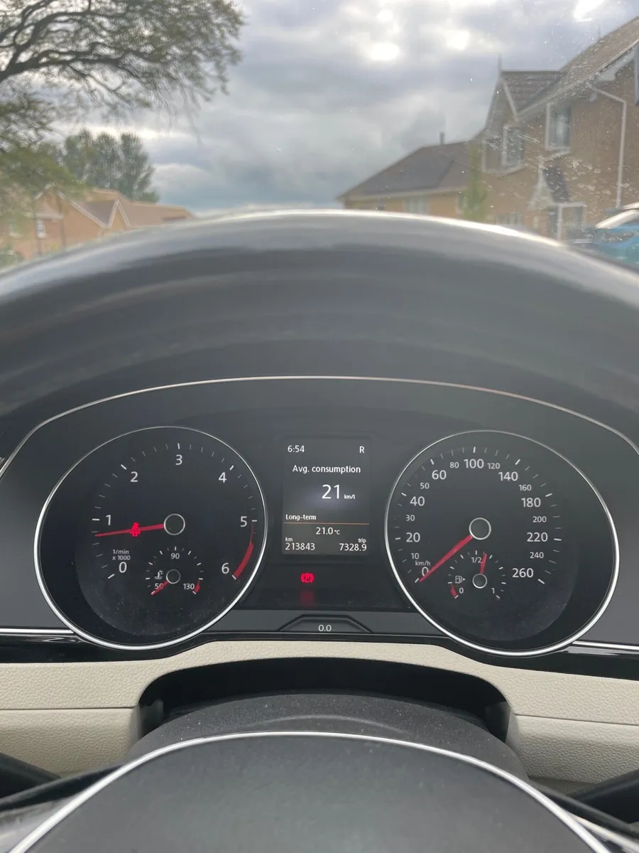 2015 Volkswagen Passat 1.6TDI Highline Automatic - Image 3