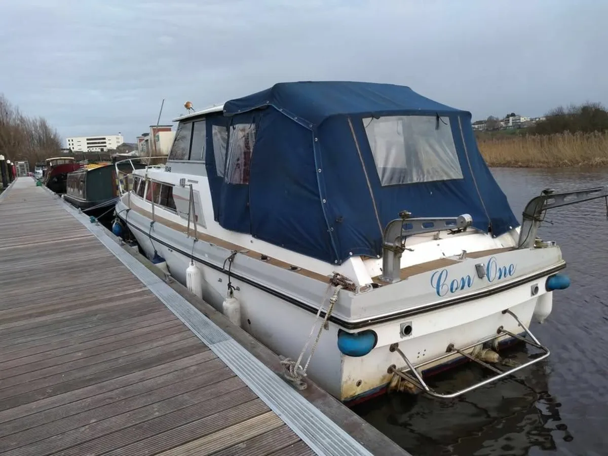 Princess 32 motor cruiser twin engine boat - Image 3