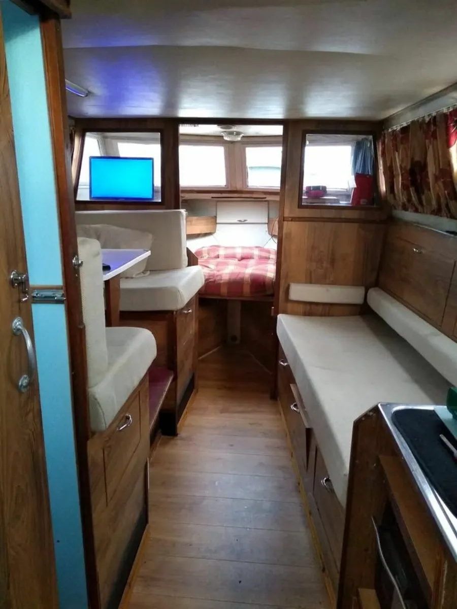 Princess 32 motor cruiser twin engine boat - Image 4