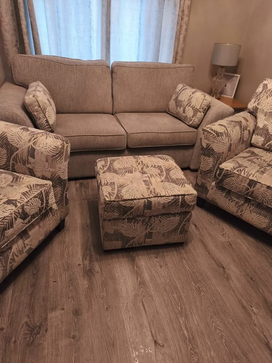 3 -1-1 suite plus foot stool - Image 3