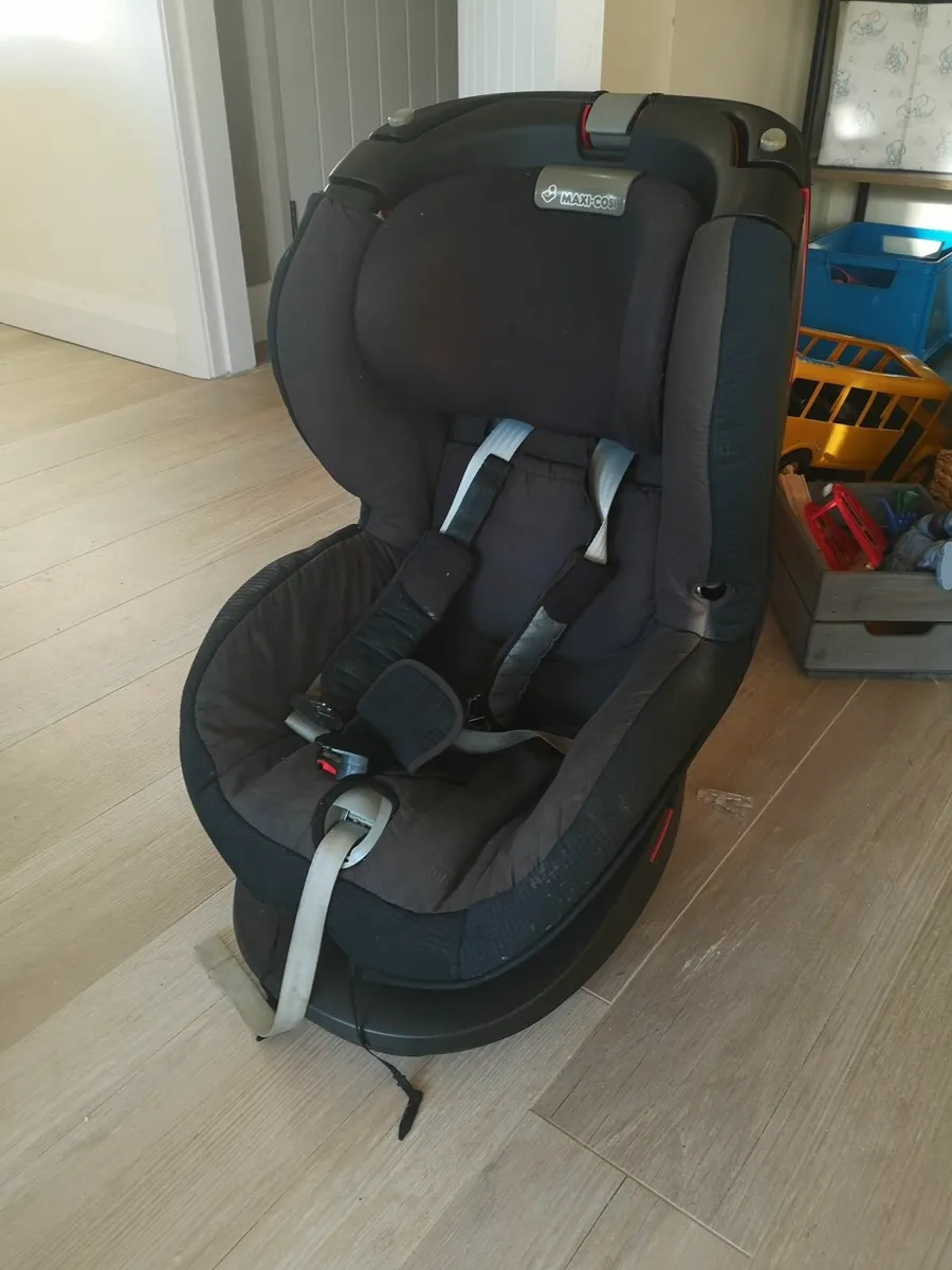 Car Seat - Image 1