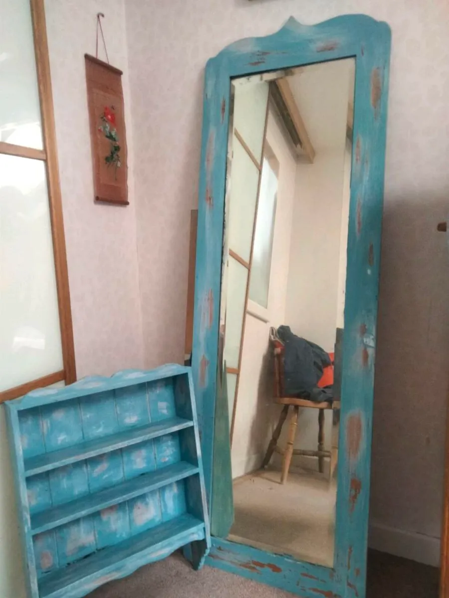 Wall shelves + long mirror - Image 3