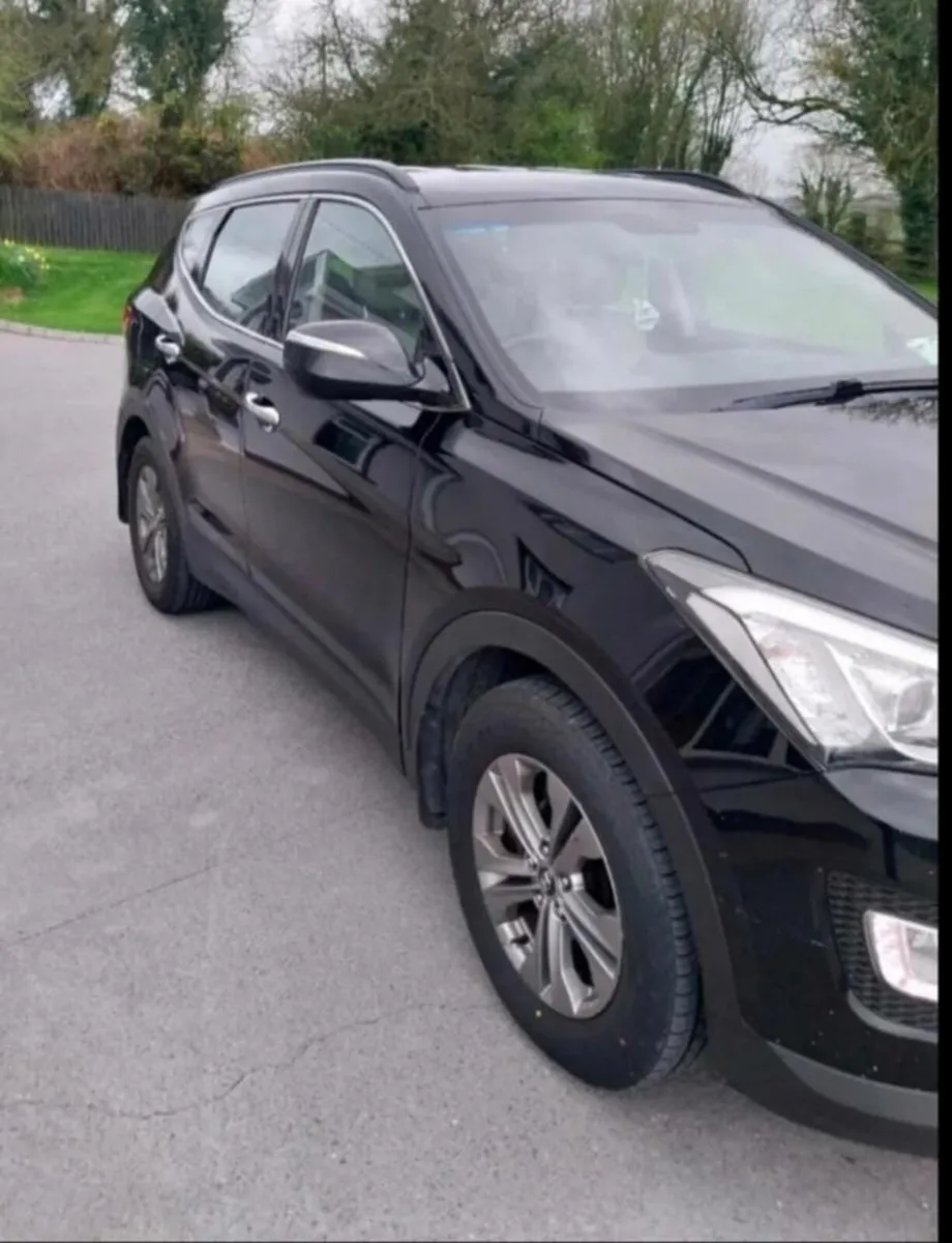 2013 Hyundai Santafe 7 seater - Image 2