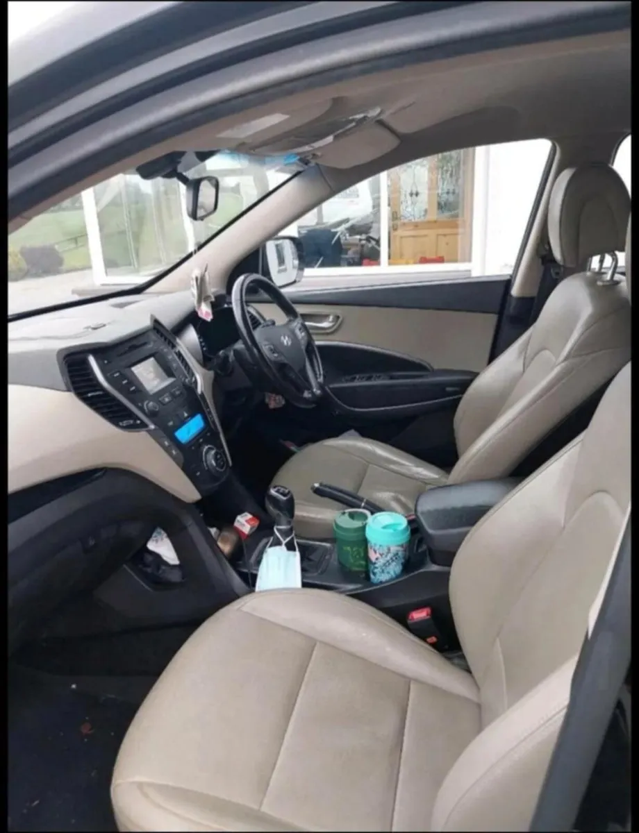 2013 Hyundai Santafe 7 seater - Image 4