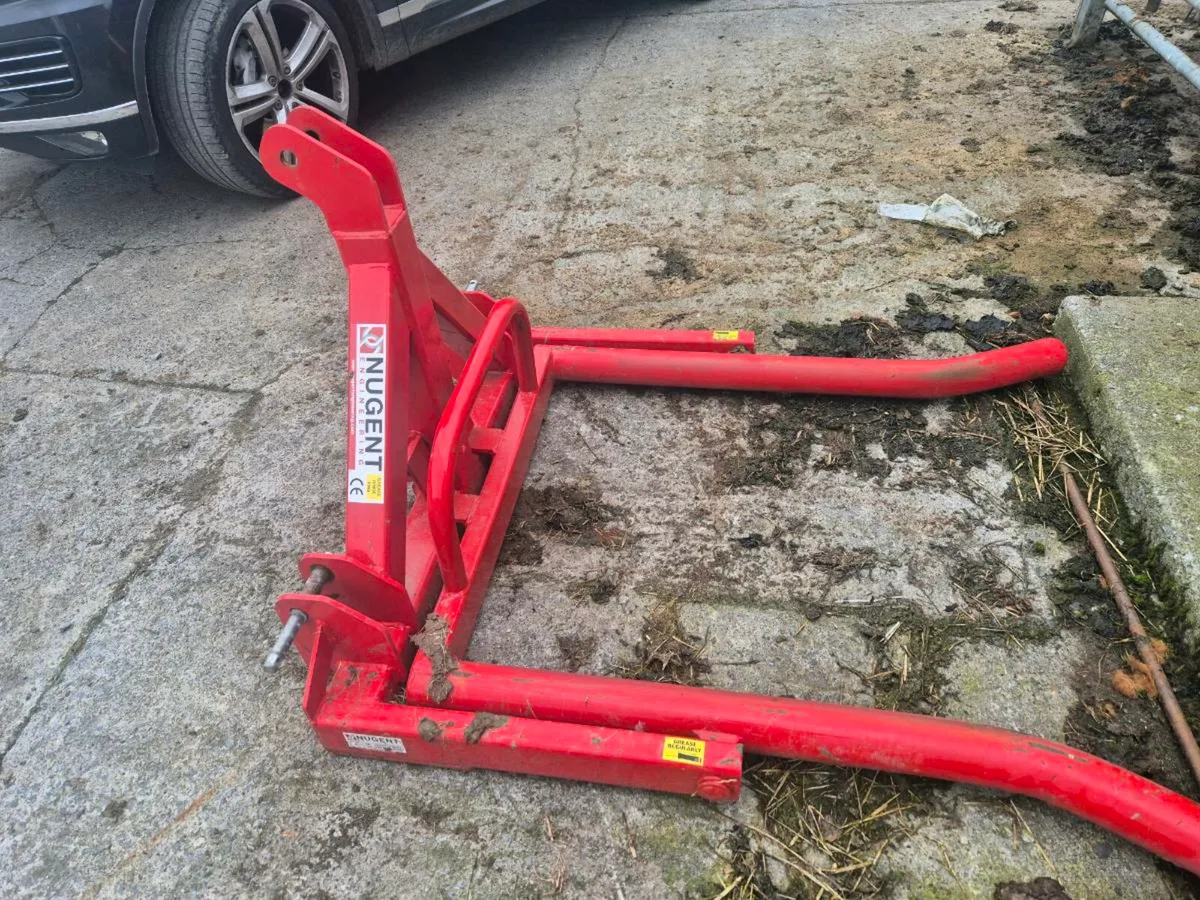 Nugent Bale Handler - Image 1