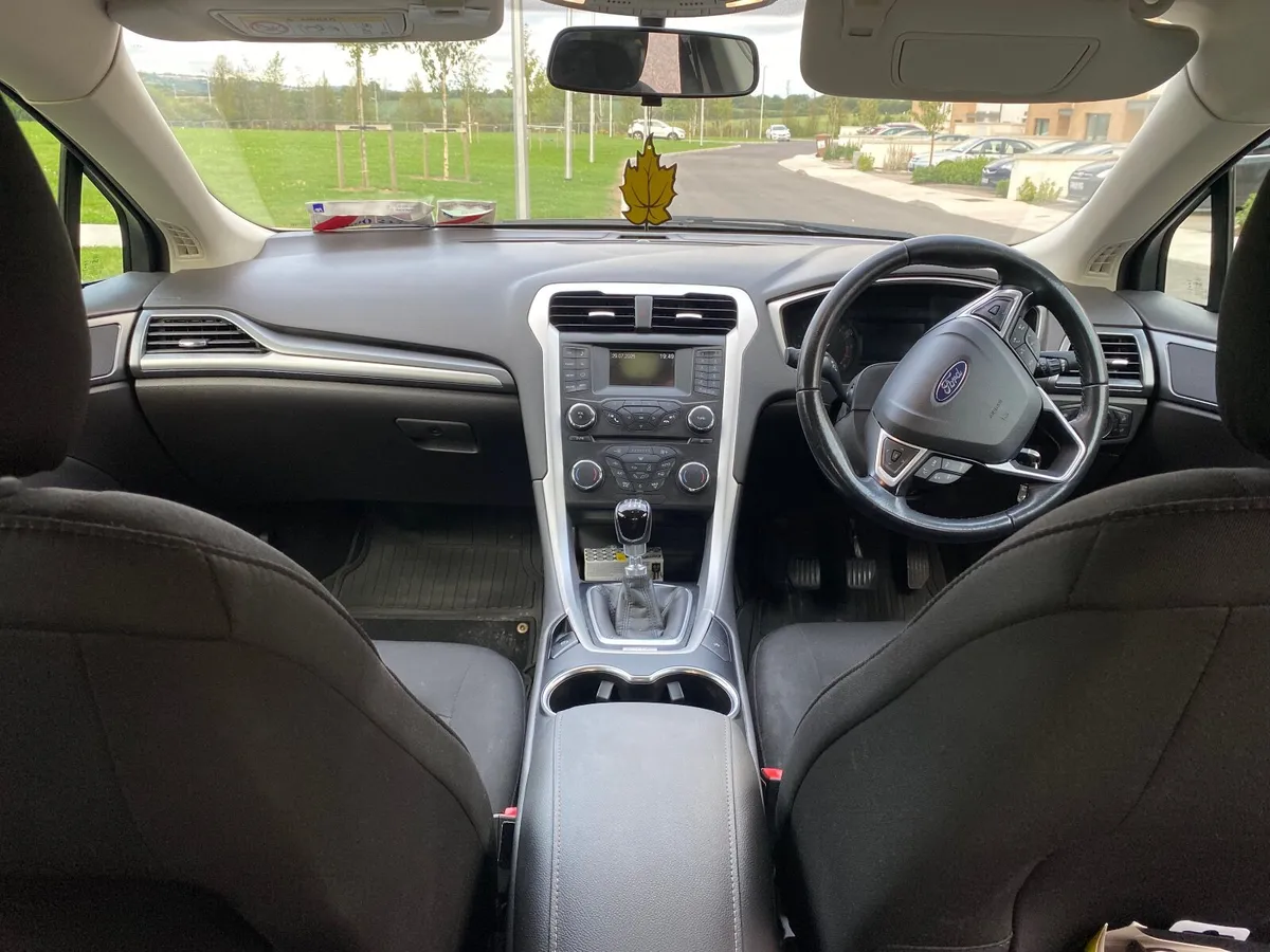 Low mileage Ford Mondeo 1.5 TDCi 2017 - Image 4