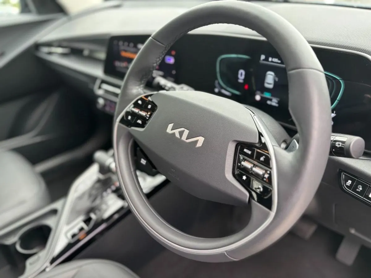 Kia Niro 1.6 K3 Plug in Hybrid Automatic - Image 2