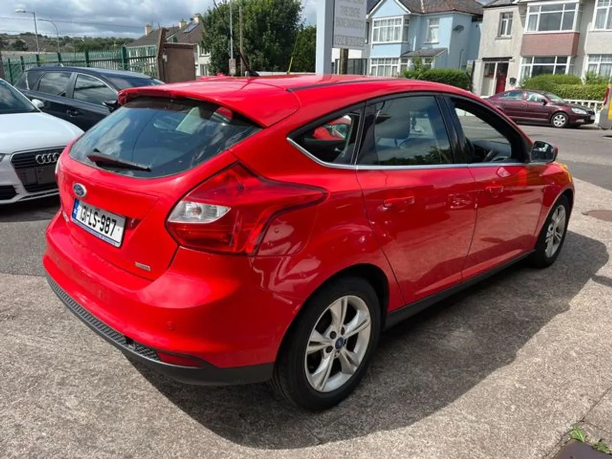 Ford Focus 1.0 Ecoboost Zetec 125PS 5DR - Image 3