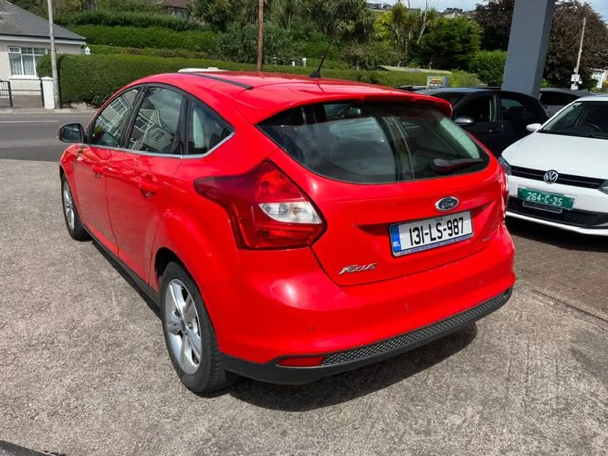 Ford Focus 1.0 Ecoboost Zetec 125PS 5DR - Image 4