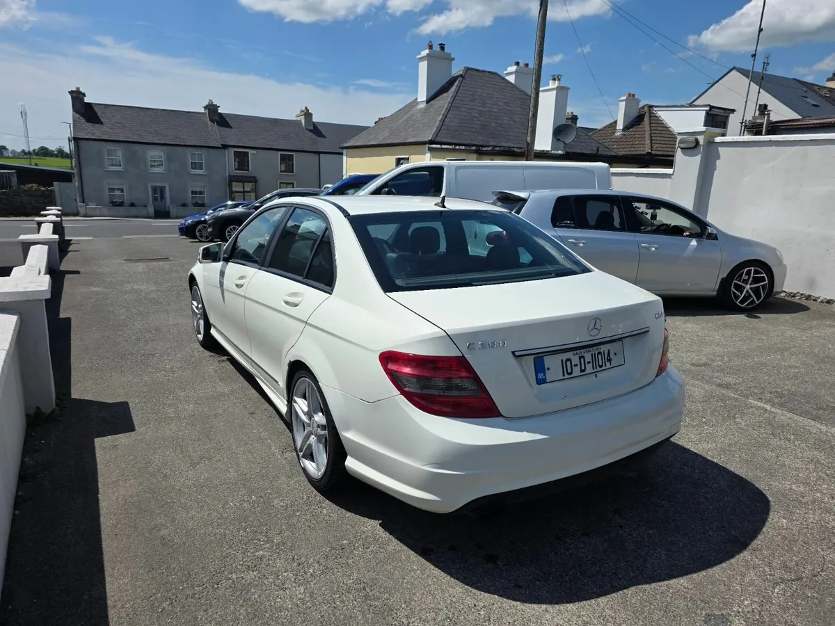 Mercedes-Benz C-Class 2010 - Image 3