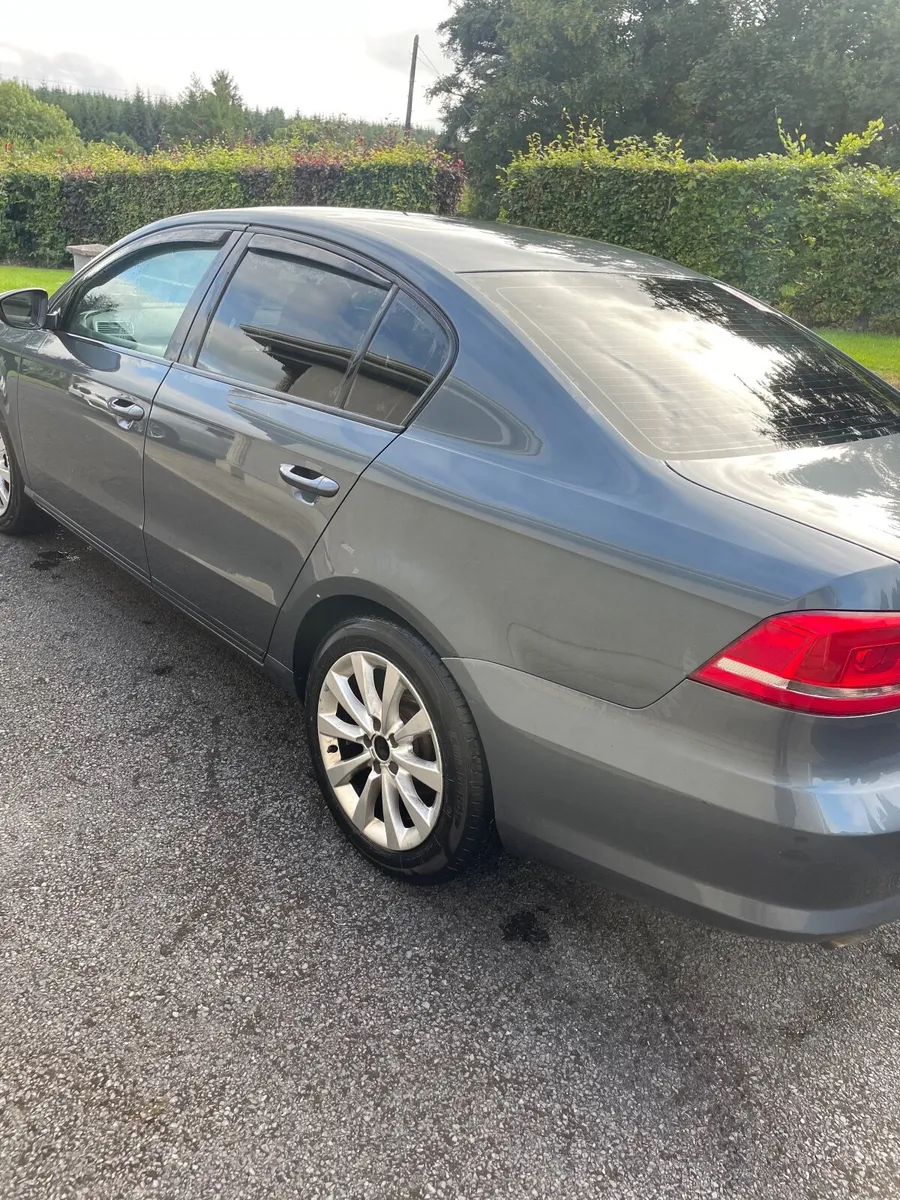 Volkswagen Passat 2013 - Image 3
