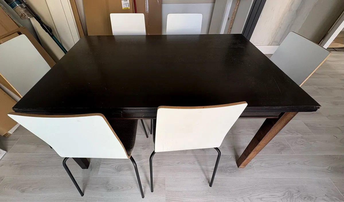 Extending table and 6 chairs - Image 4