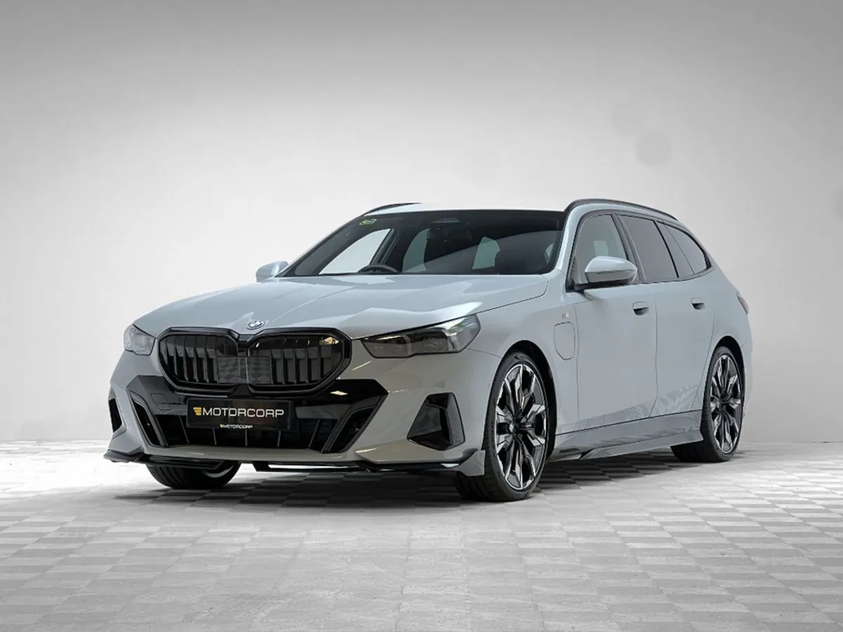 BMW 5 Series 530E Touring M Sport PRO - Image 3