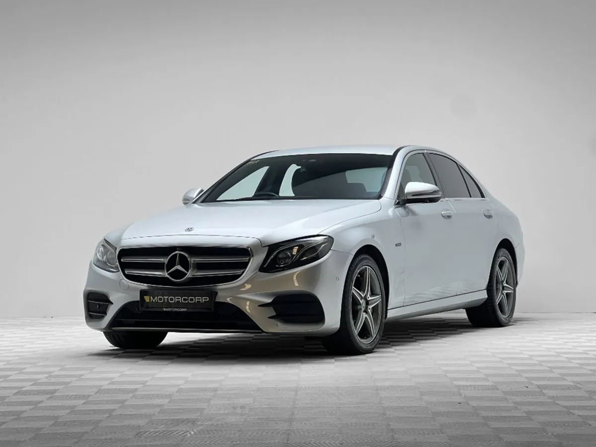 Mercedes-Benz E-Class 300DE AMG Line Premium - Image 3