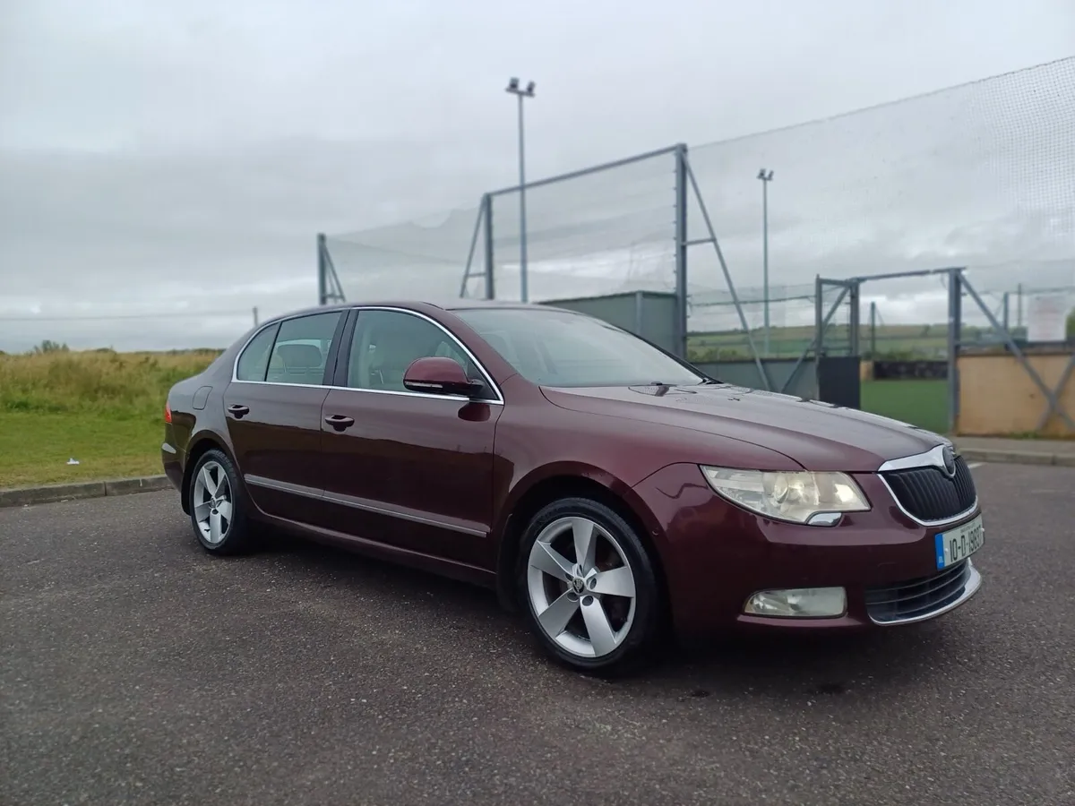 Skoda Superb Luxury - Image 3