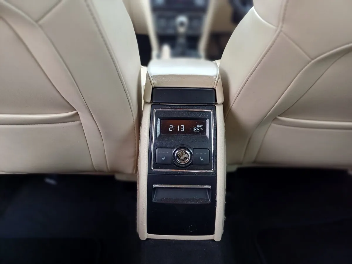 Skoda Superb Luxury - Image 4