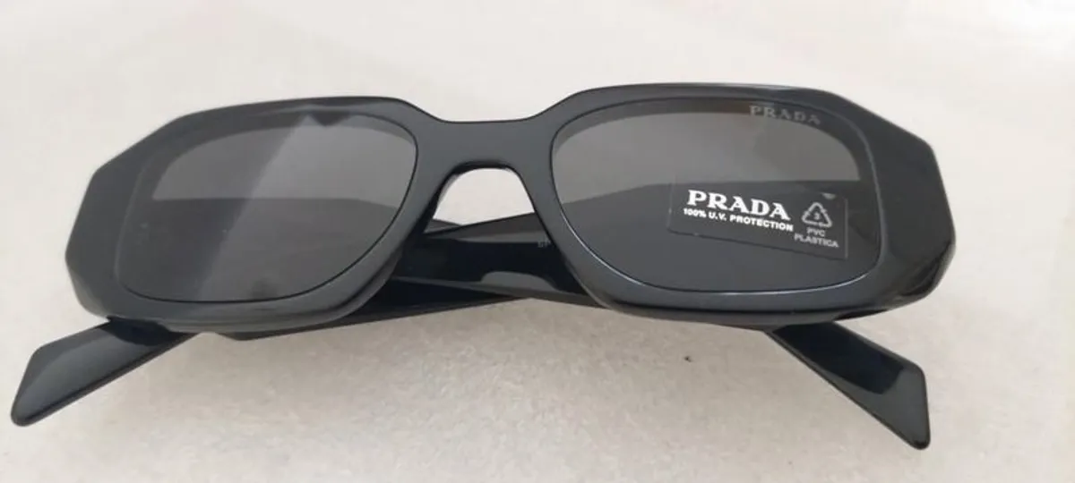 Authentic beautiful sunglasses - Image 1
