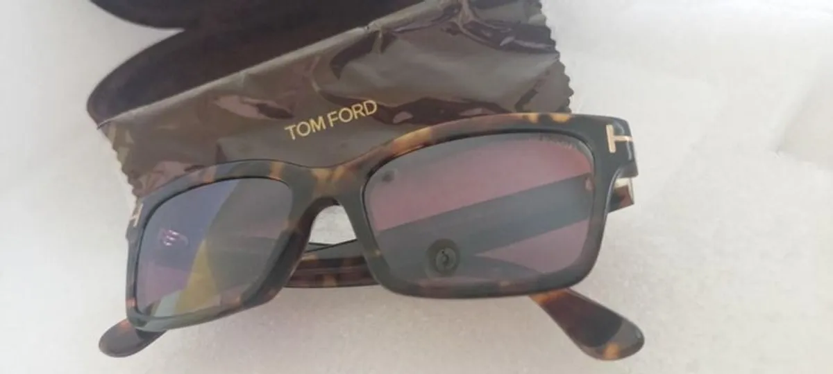 Authentic beautiful sunglasses - Image 2