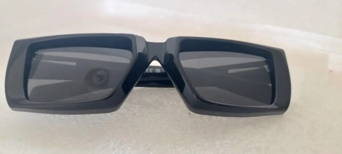 Authentic beautiful sunglasses - Image 3