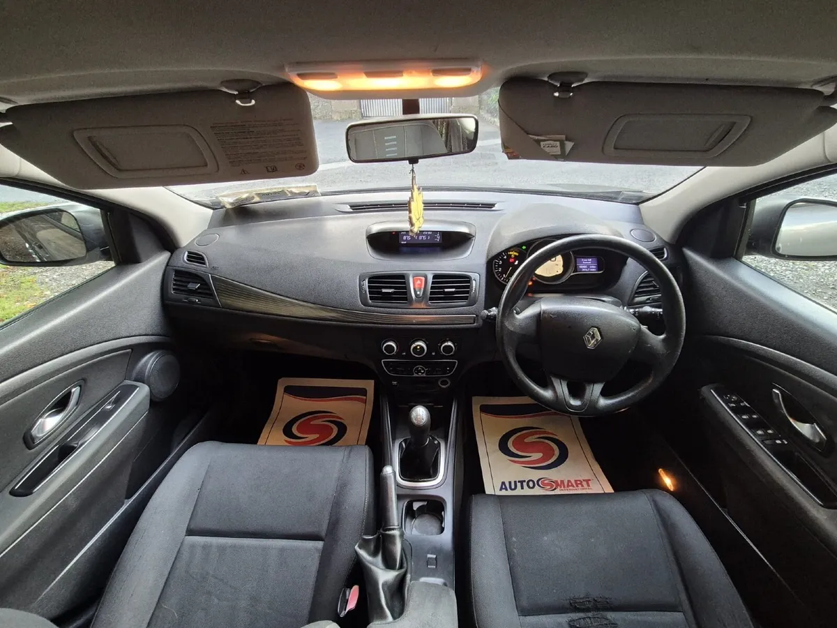 Renault Megane 2011 - Image 2