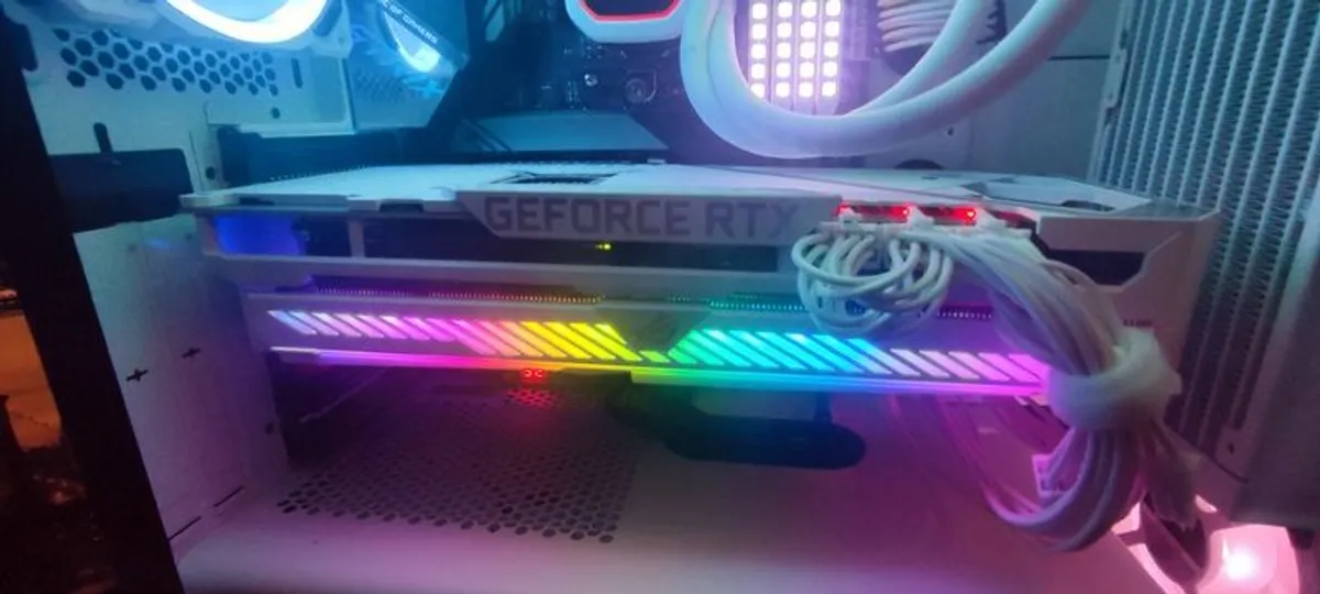 White Asus Rog Strix Geforce Rtx 3080 Gaming Oc 10gb - Image 3