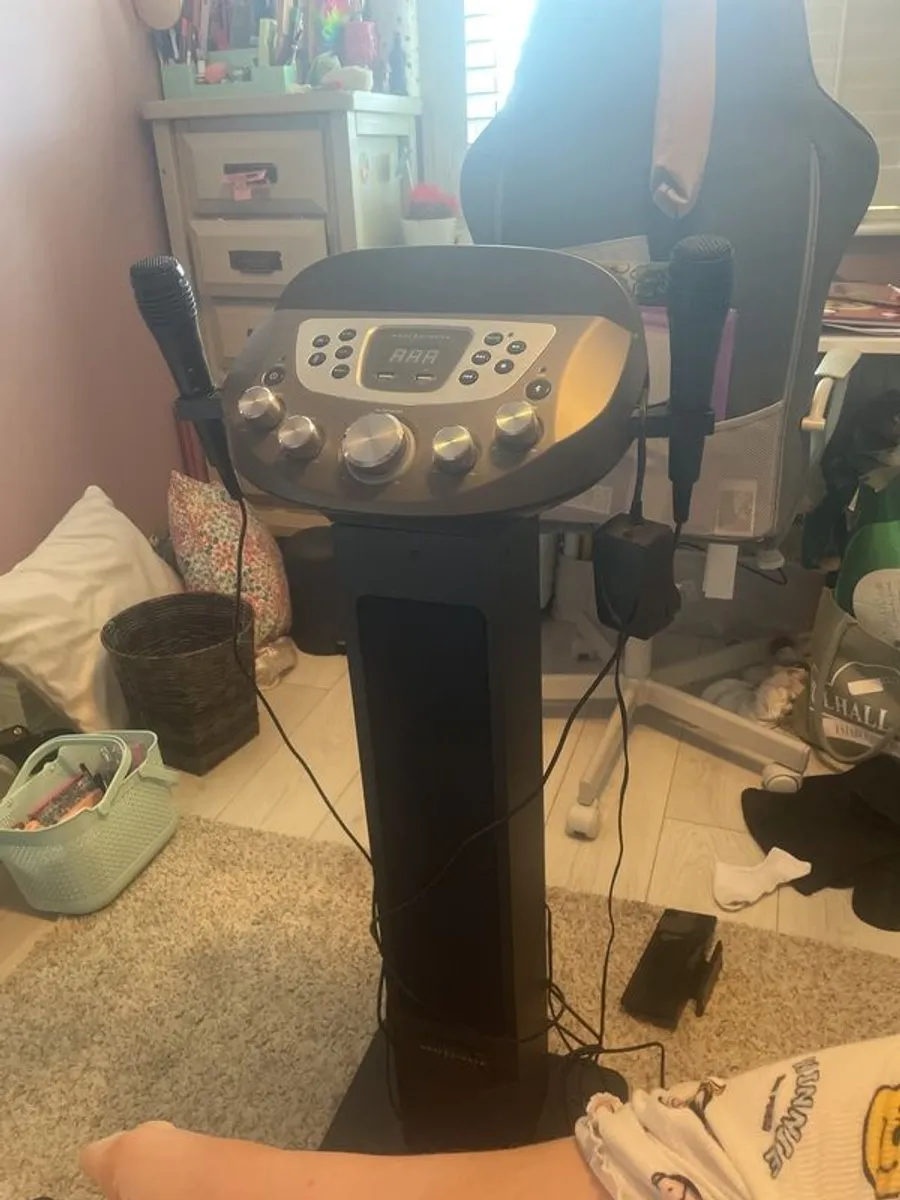 karaoke machine - Image 1