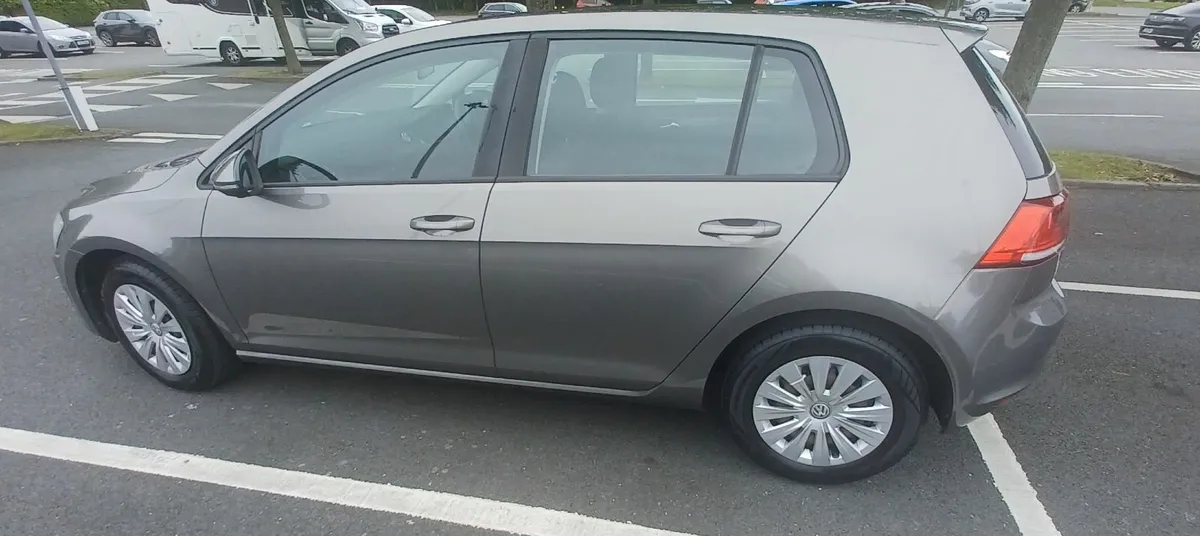 Volkswagen Golf 2013 - Image 2