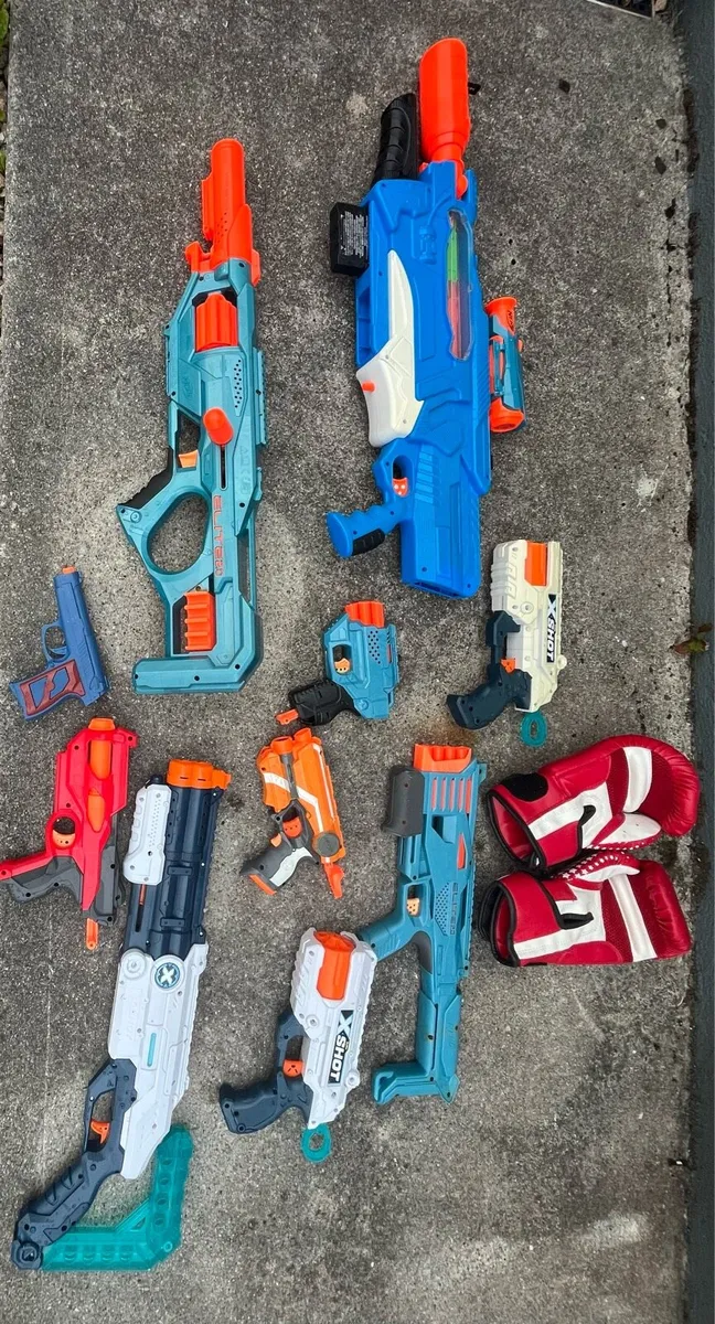 Selection of Nerf Guns & boxing gloves