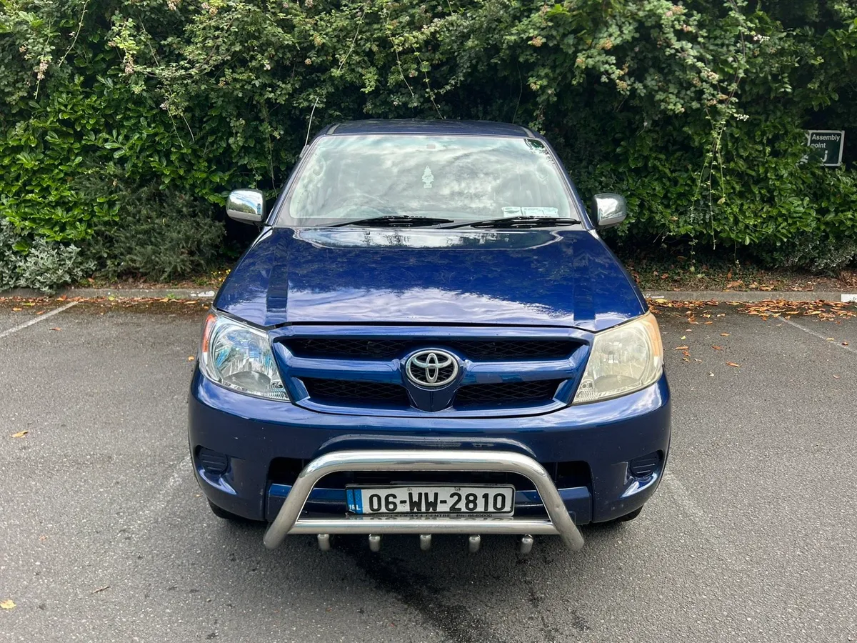 2006 Toyota Hilux - Image 3