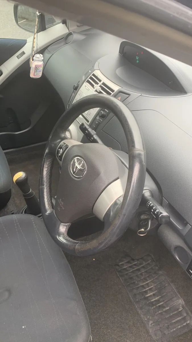 Toyota Yaris 2007 - Image 3