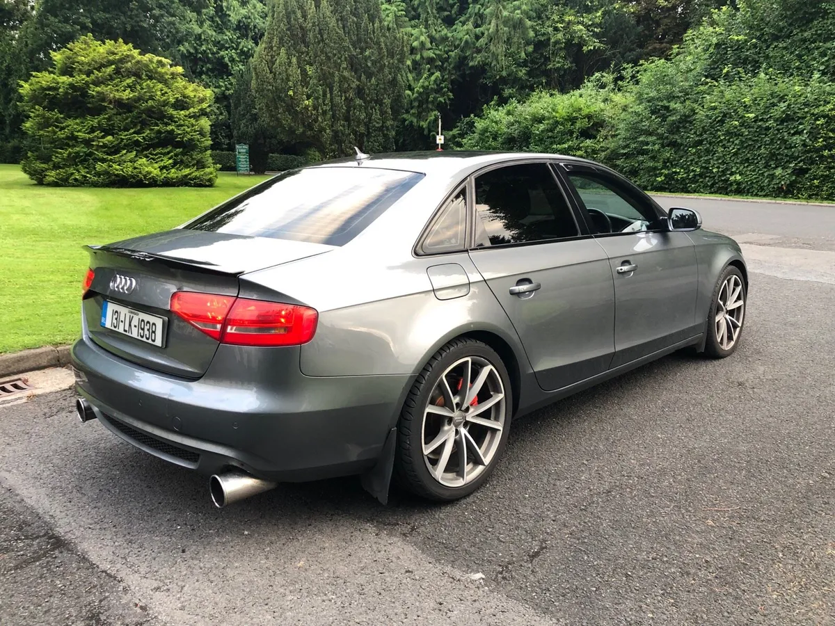 Audi A4 TECHNIK 2.0 TDI 6 Speed - Image 3