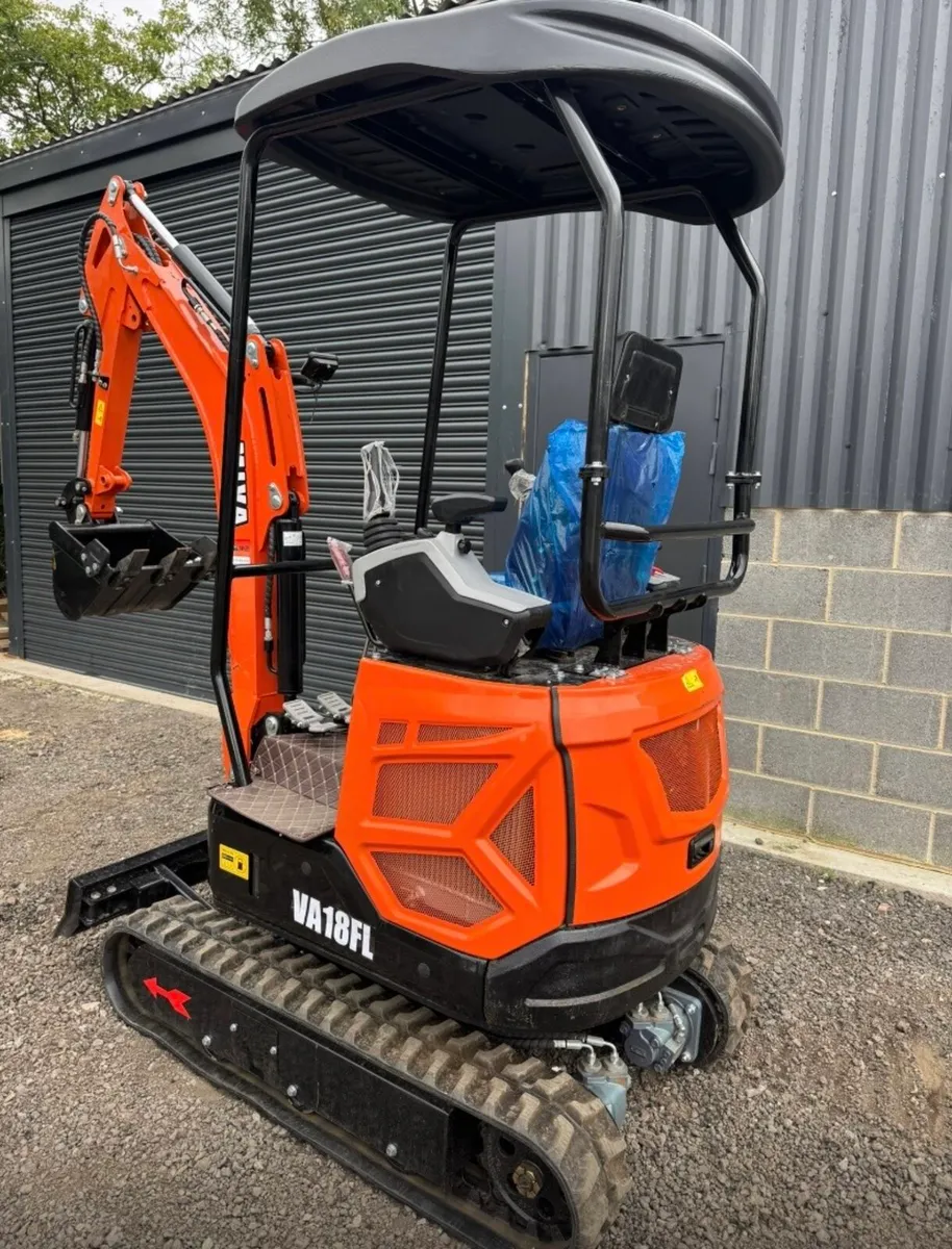 Miva unused mini digger 1.5 Ton . - Image 3