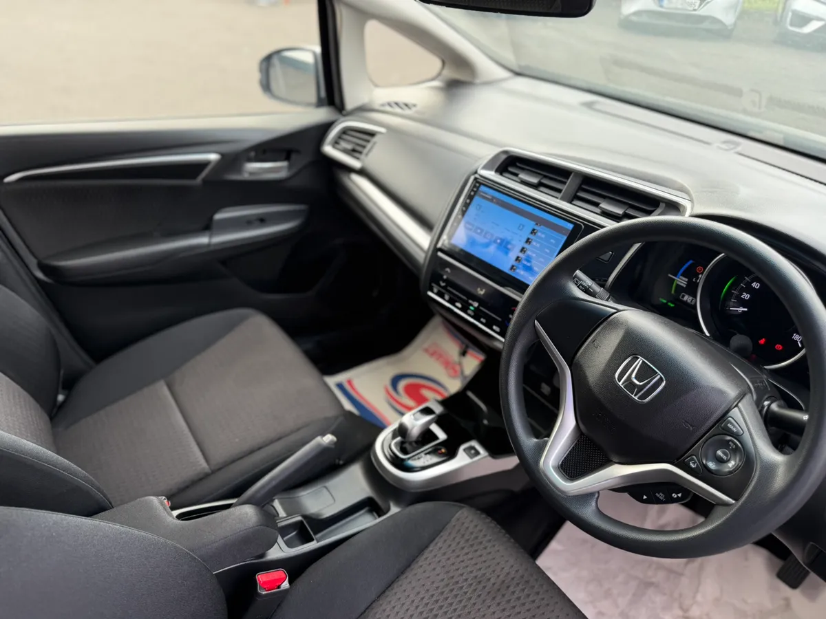 2019 Honda Fit 1.5 Hybrid auto , 39k Miles only - Image 4