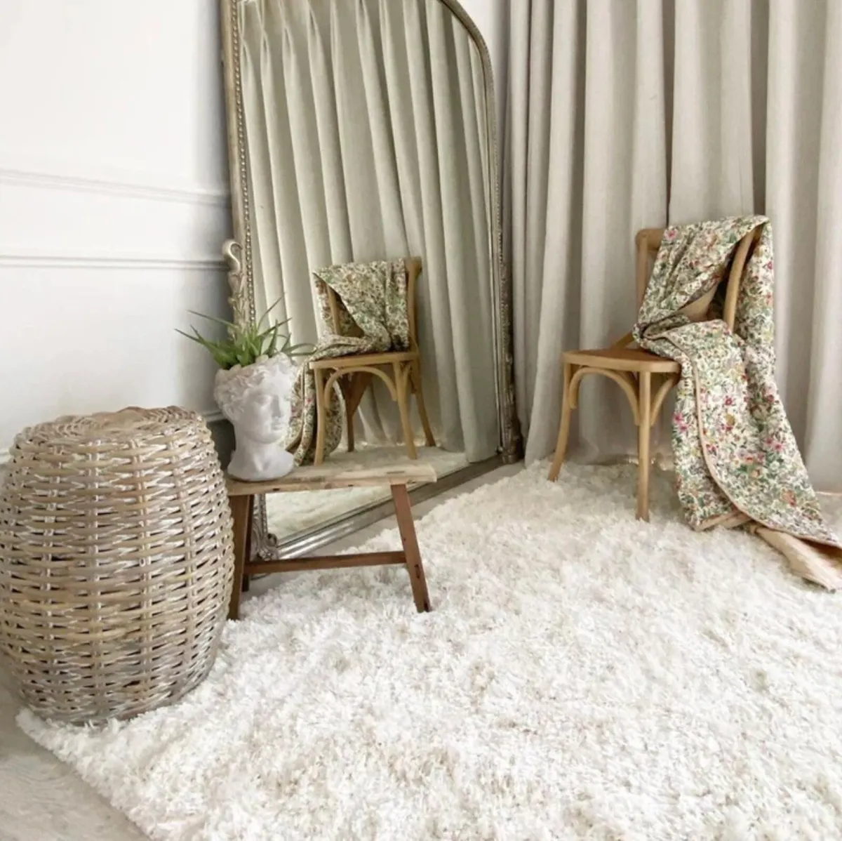 Cream White Shaggy Rug - Image 1