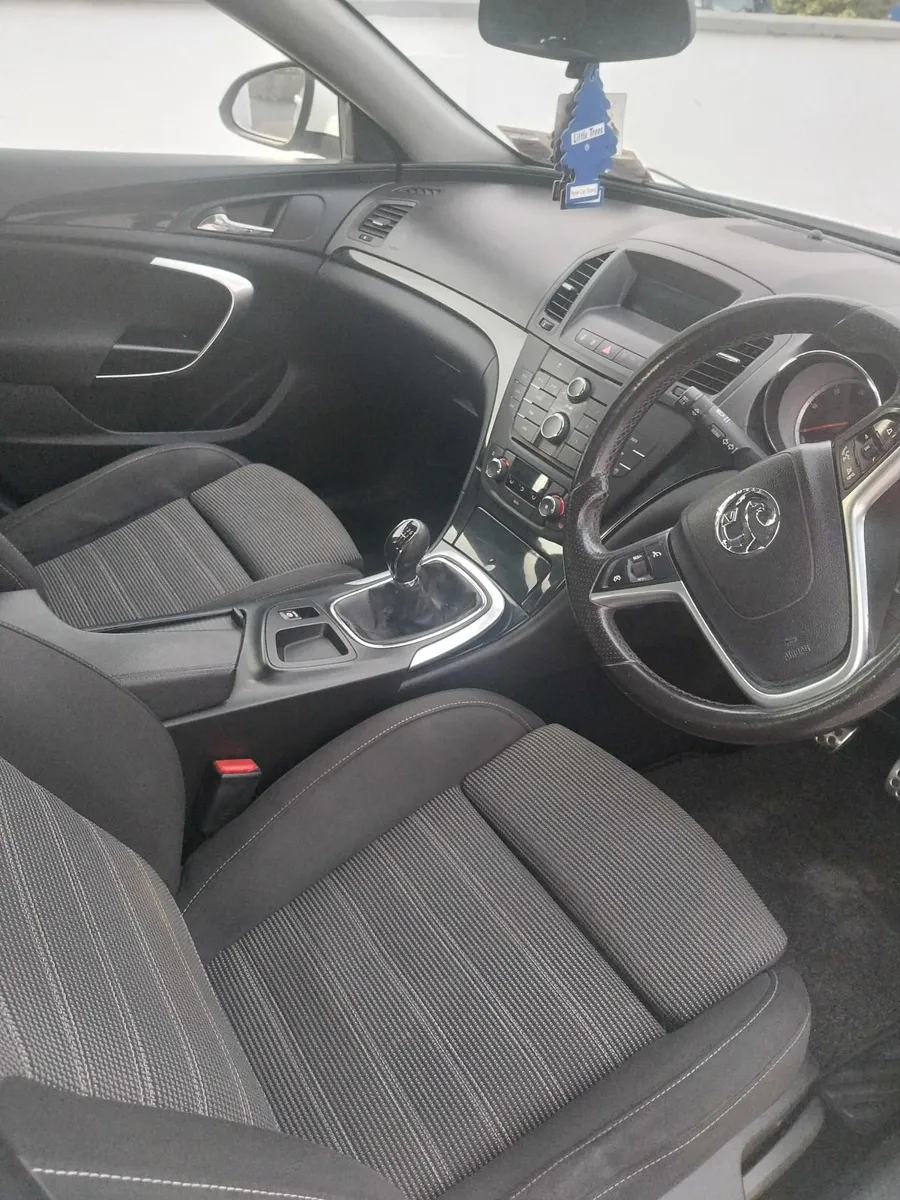 Vauxhall Insignia 2011 - Image 3