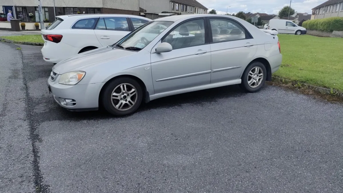 2006 Kia Cerato - Image 1