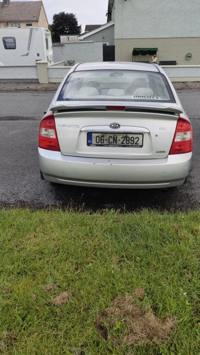 2006 Kia Cerato - Image 2