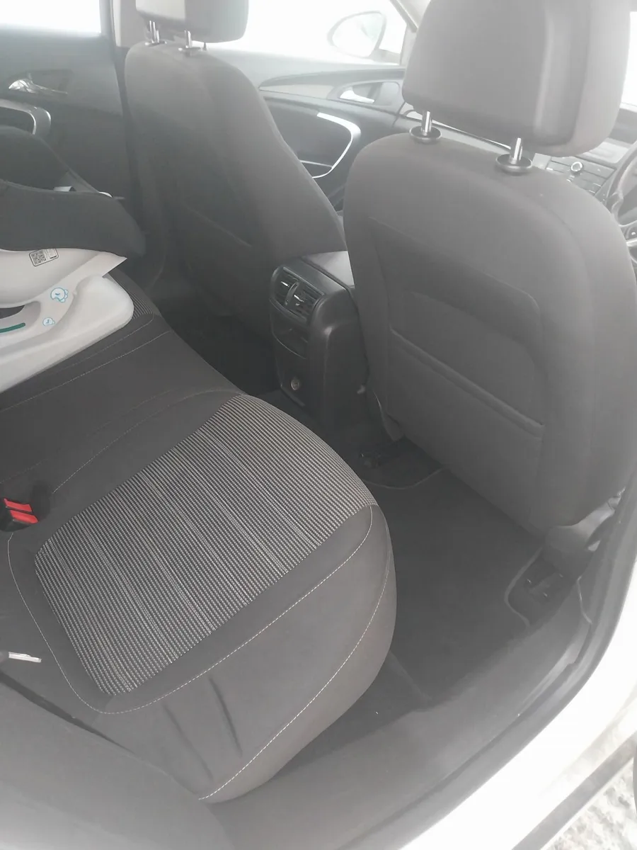 Vauxhall Insignia 2011 - Image 4
