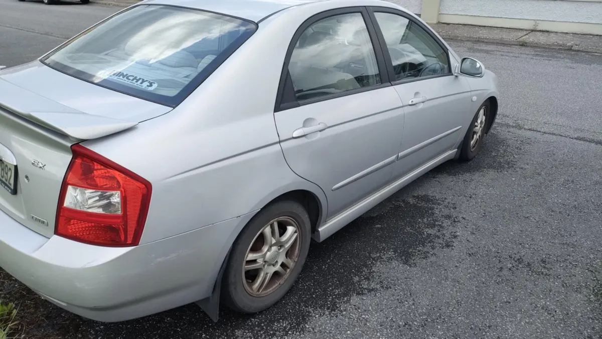 2006 Kia Cerato - Image 3