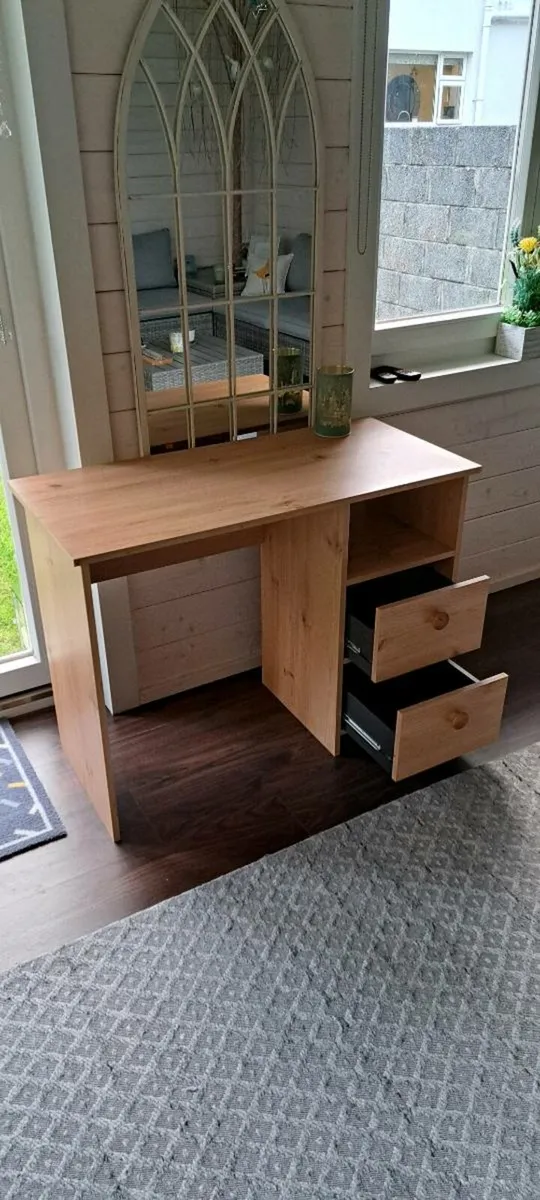 Kids Study Desk - Image 3